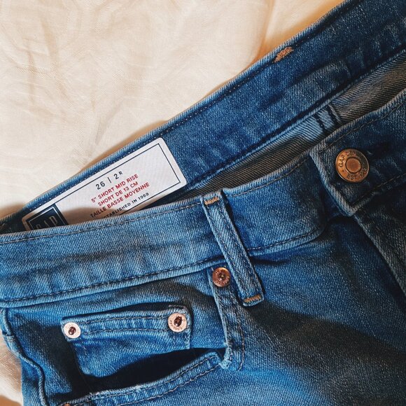 GAP Mid-Rise Blue Denim Shorts - Picture 3 of 4